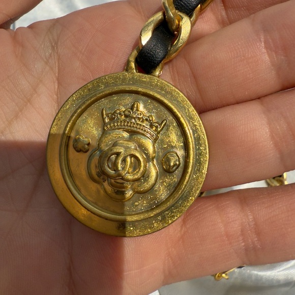 Anthropologe  Black Gold Chain Belt With Designer Mini Charm Bag - Picture 10 of 11